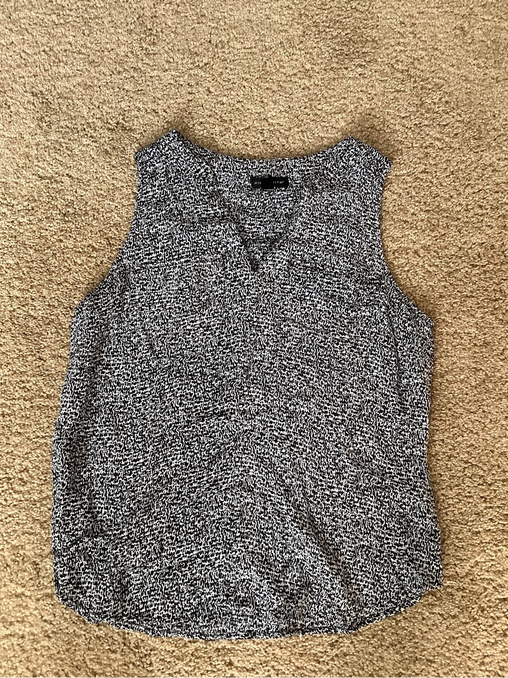 Willi Smith Black & White V-Neck Sleeveless Camisole